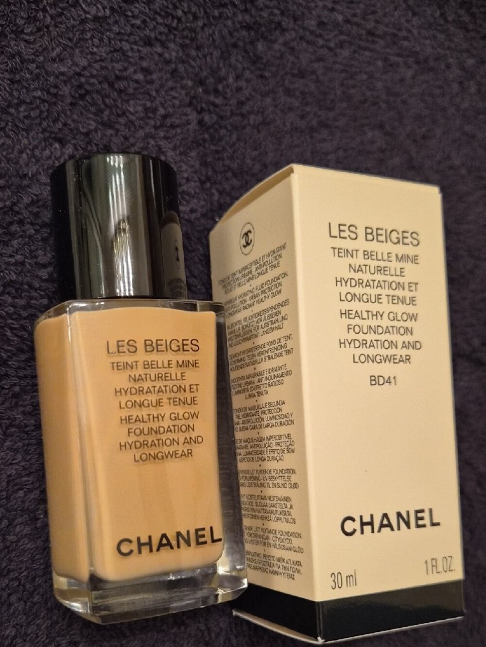 CHANEL Les Beiges Foundation Box - Beige. BD41